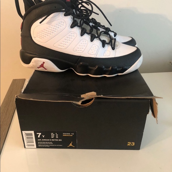 Jordan 9 - Picture 2 of 3